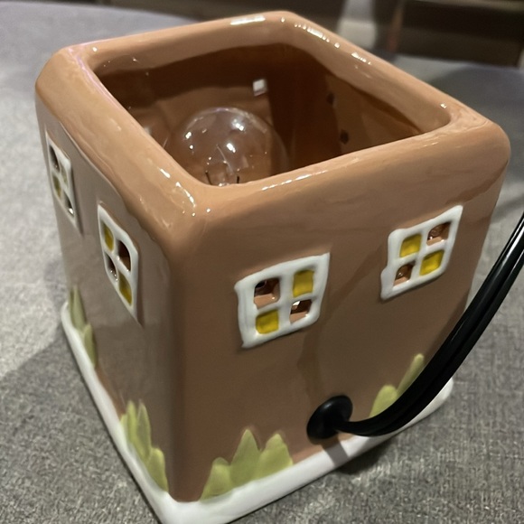 Huntington Home Wax Warmer Christmas House Gingerbread - Picture 11 of 12